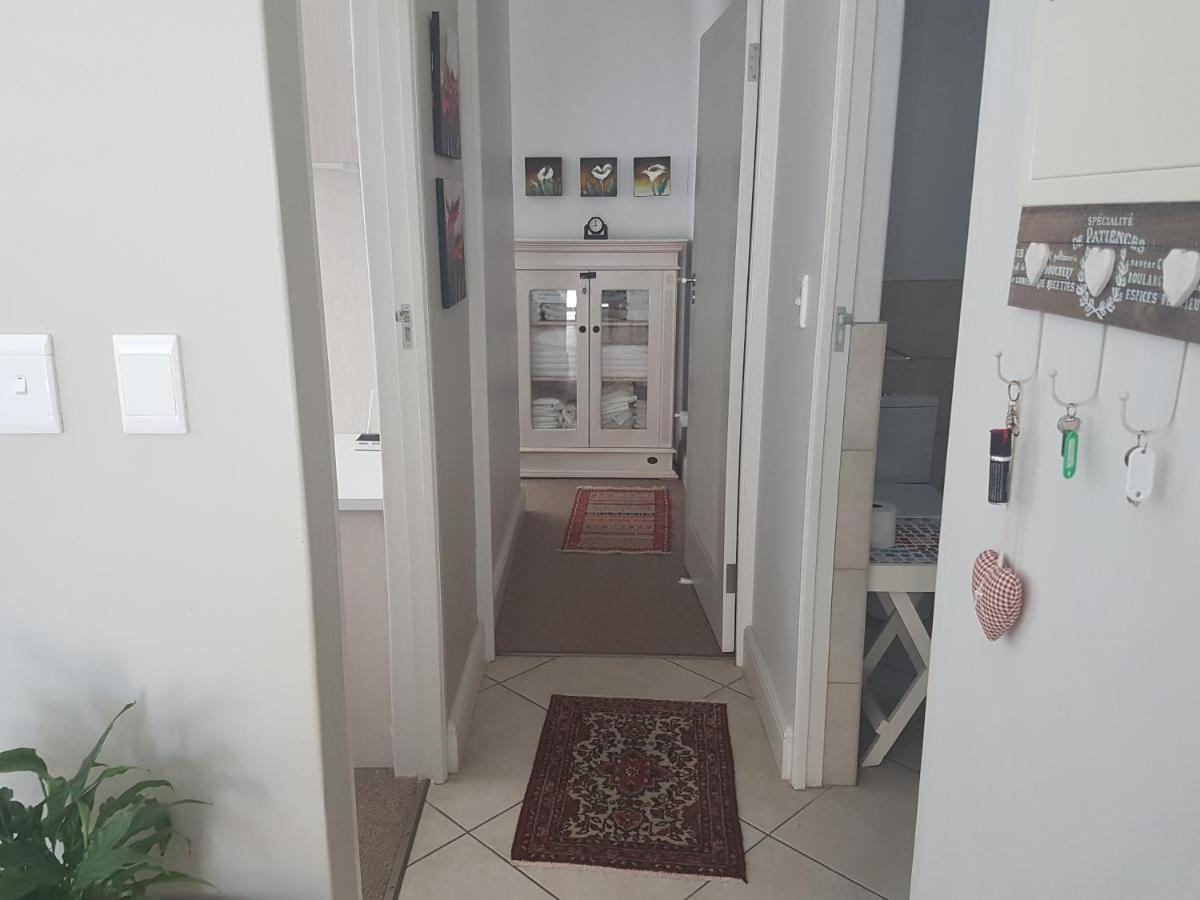 Modern, Centrally Located Dorp Street Apartment Stellenbosch Ngoại thất bức ảnh