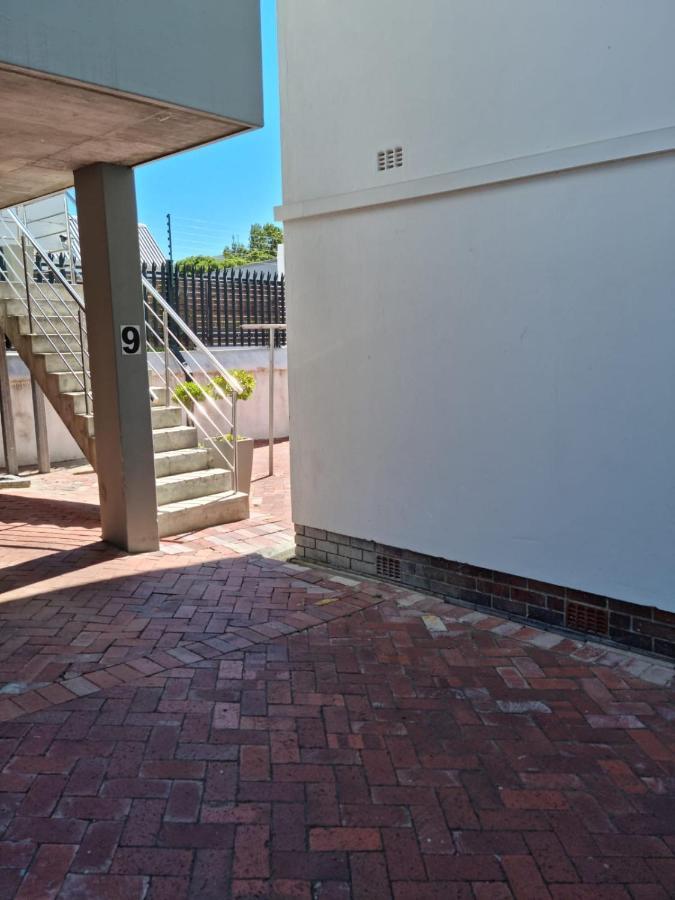Modern, Centrally Located Dorp Street Apartment Stellenbosch Ngoại thất bức ảnh